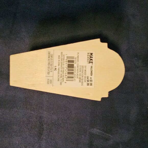 Unakite skull & coffin, with skeleton, gemstone/crystal pendants, & jewelry box - Picture 8 of 8